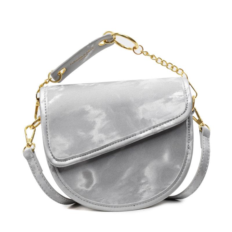 Korean version of fashion messenger saddle bag women's 2025 summer new trendy commuter casual shoulder bag simple small square bag