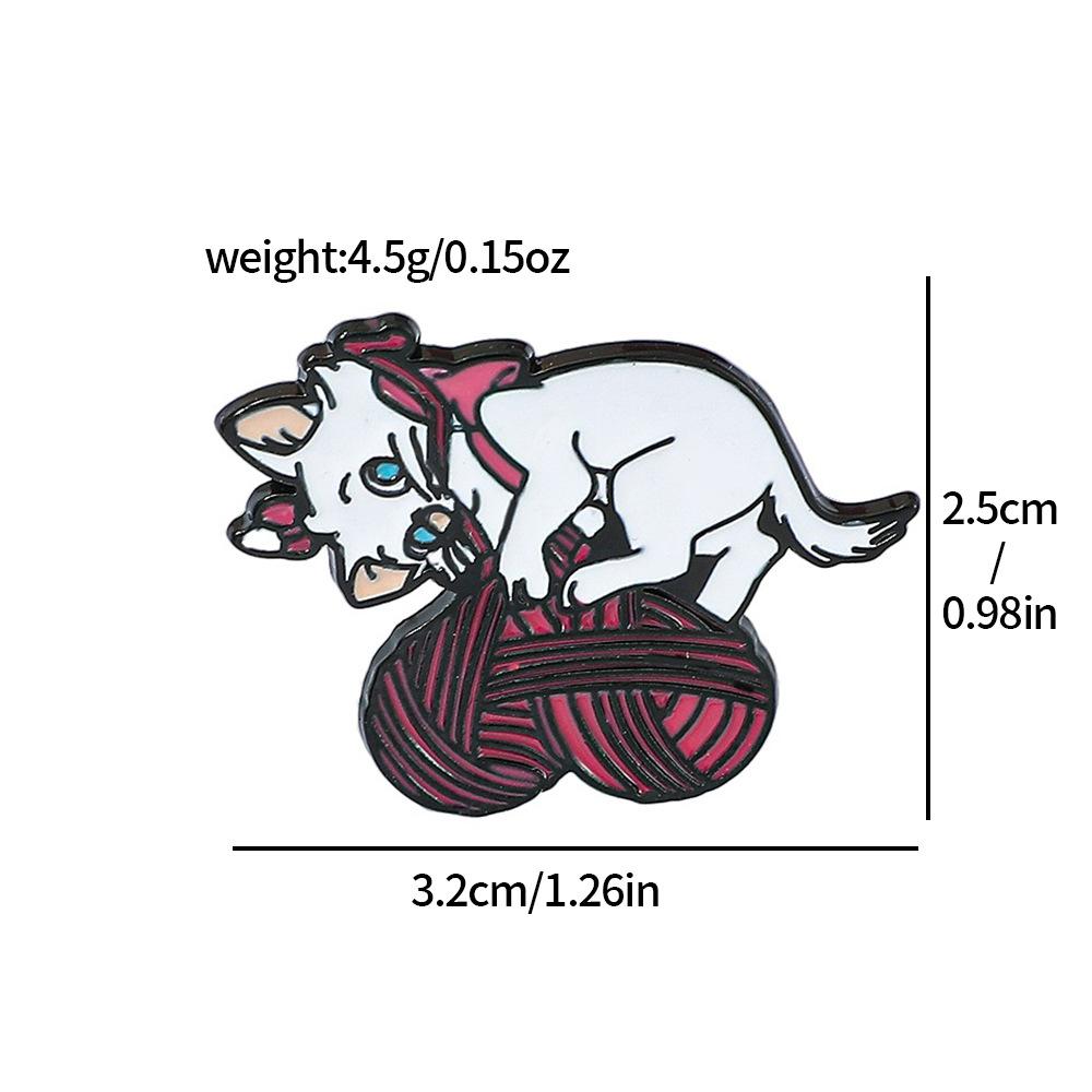 

European and American film and television characters Metal badge Mary cat spotted dog striped cat alloy oil drop brooch