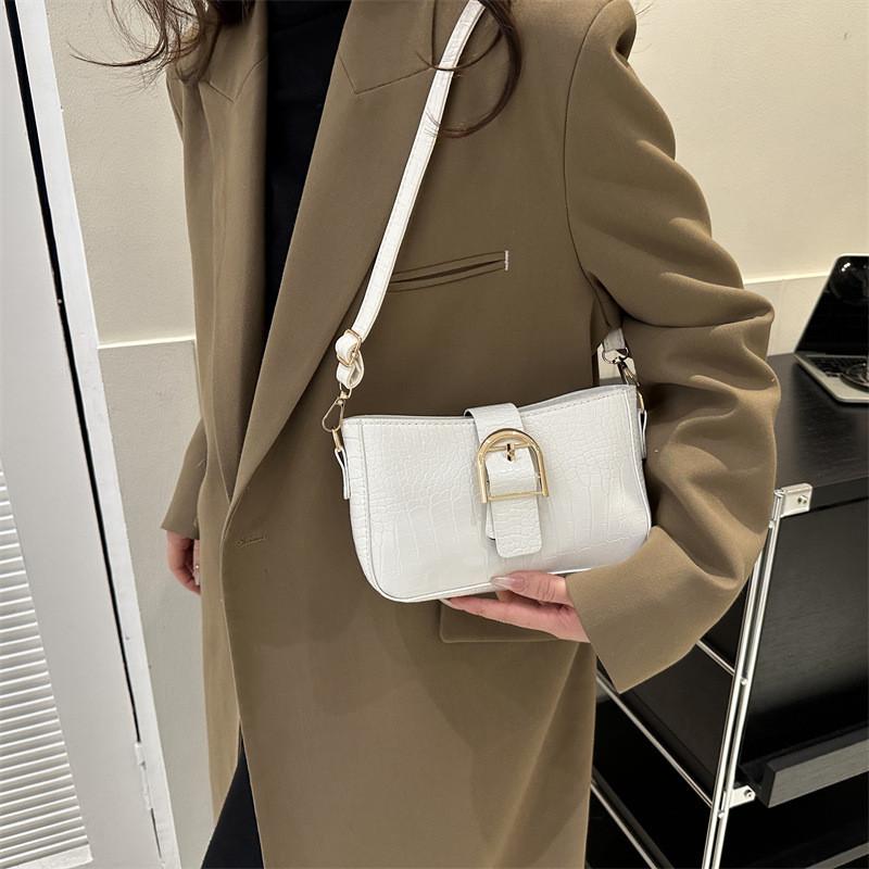 Chic Crocodile Pattern Crossbody Bag For Women With Soft Pu Material And Single Strap