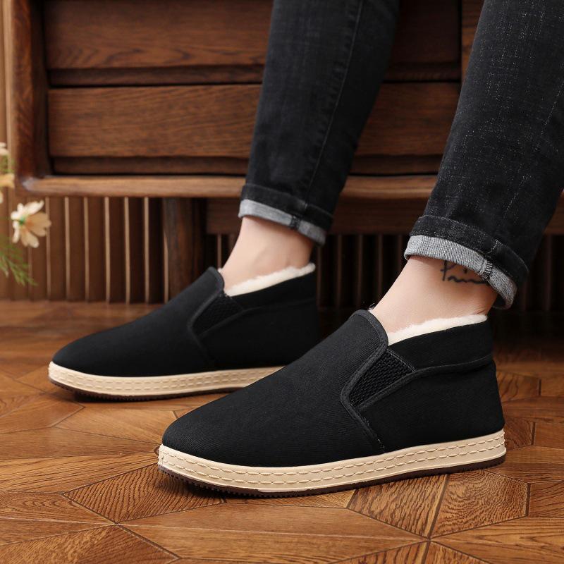 Men's Lightweight Winter Shoes with Fleece Lining, Thickening, and Tire Sole for Warmth; Large Size, Cotton Old Beijing Cloth Shoes.