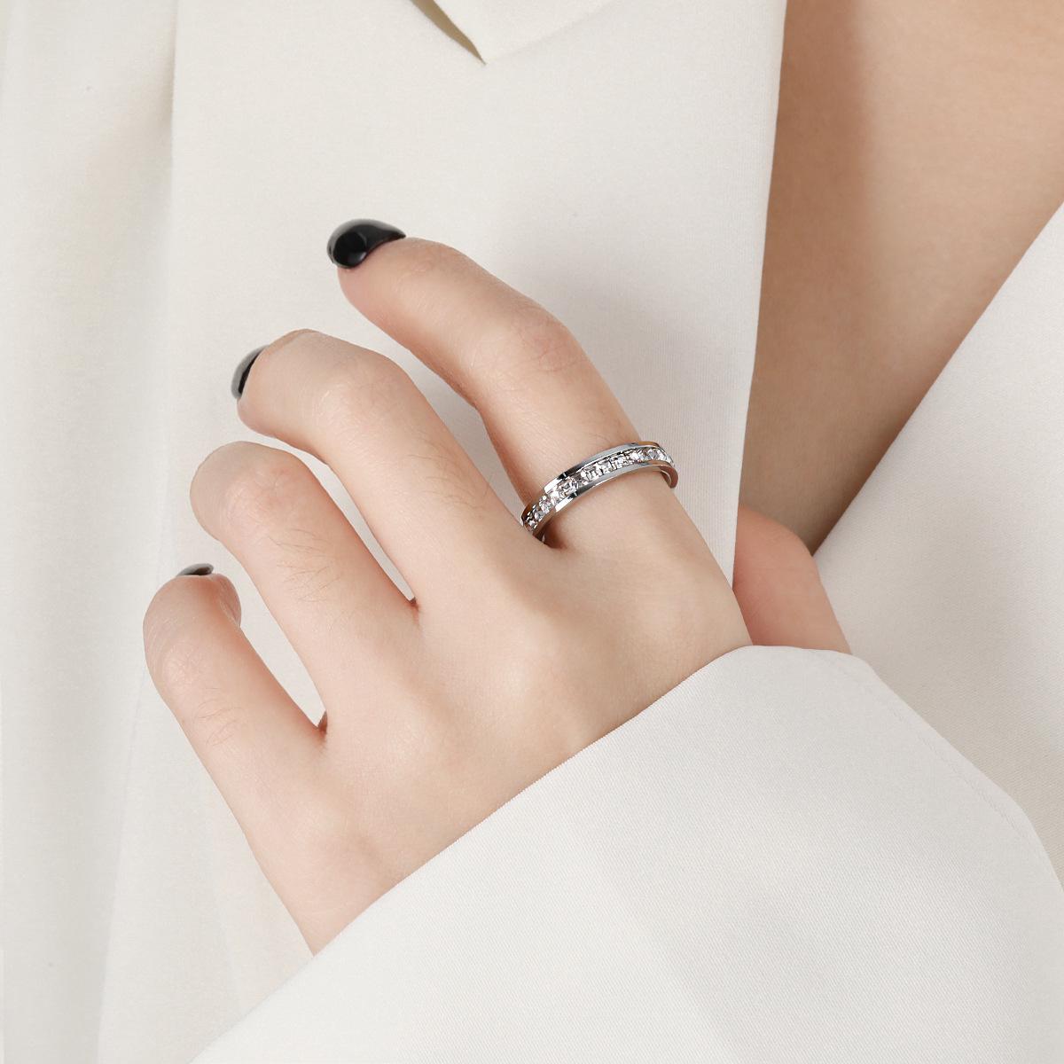 Korean Style Star Diamond Gold-Plated Titanium Steel Ring Size 6