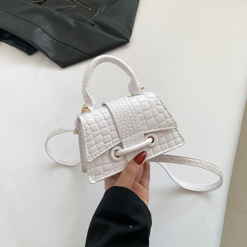 Trendy Retro Small Shoulder Crossbody Bag For Women In Stylish Pu Leather Material