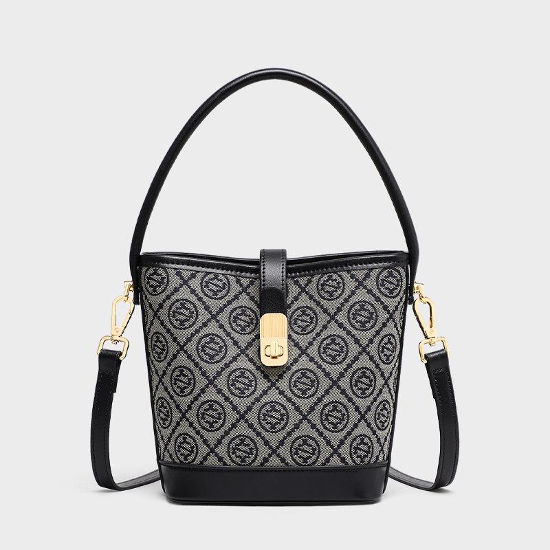 

Bags women s bags 2025 new women s bags autumn and winter shoulder portable classic presbyopia bags large-capacity commuter messenger bags чорний