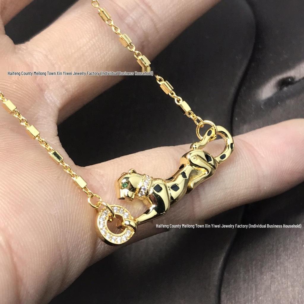 Luxury European/American Cross-Border Full Diamond Studded Reclining Leopard Necklace with Shy Leopard Pendant
