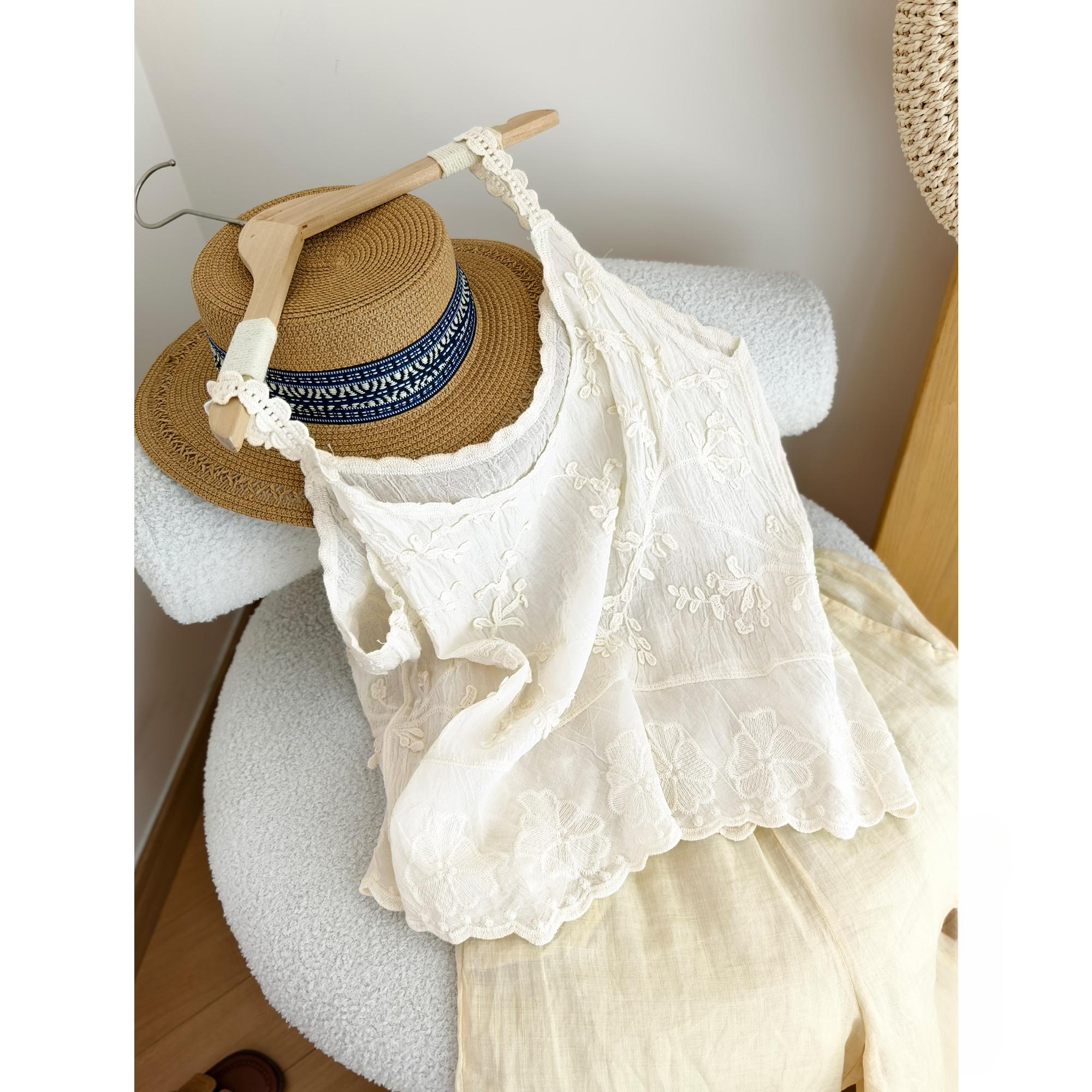 

DIMANAF 2025 Новая летняя майка-футболка женская базовая вязаная без рукавов ажурного стиля белая синяя топы свободные One Size бежевый