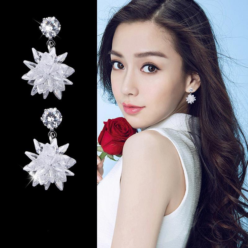 South Korea's new creative ice flower zircon stud earrings for women, snowflake earrings, sexy star fringed earrings