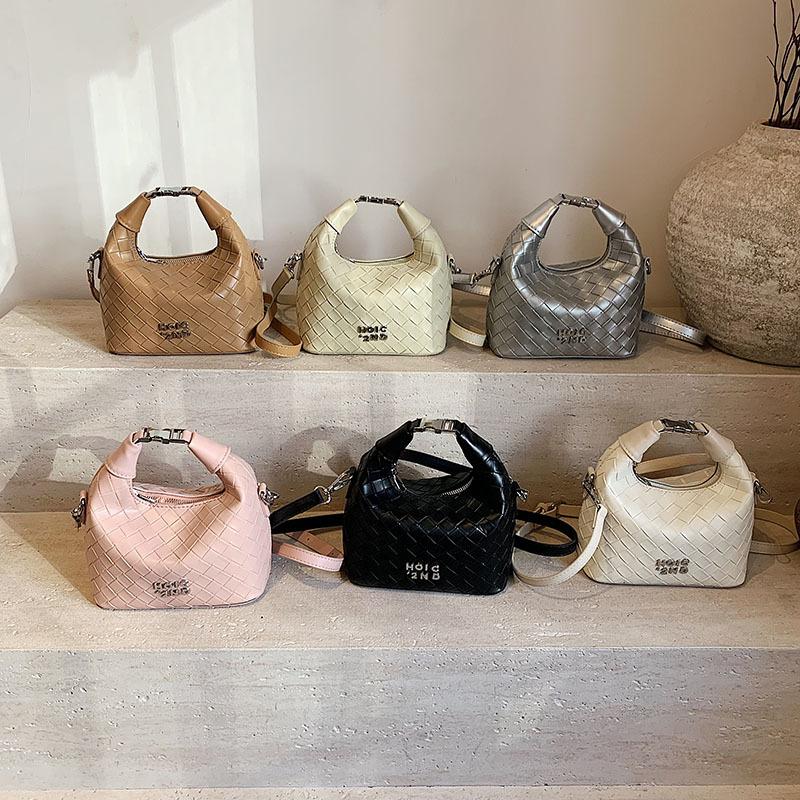 New Niche Design Popular Woven Bag Portable Shoulder Messenger Trendy Women's Bag