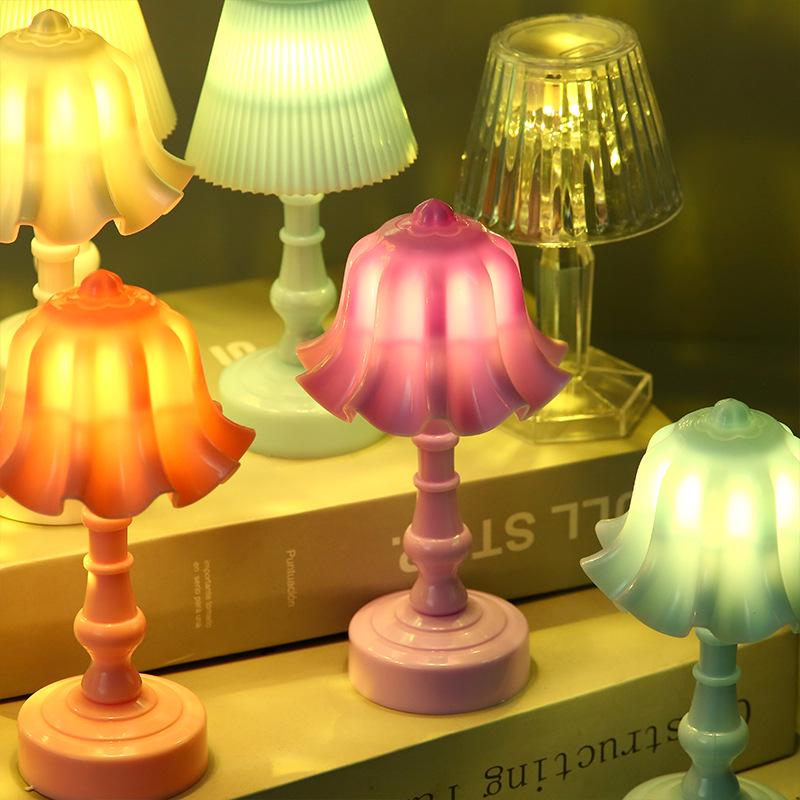 Mini LED Street Lamp Night Light - Small Table Lamp for Atmosphere and Decorative Micro Landscapes