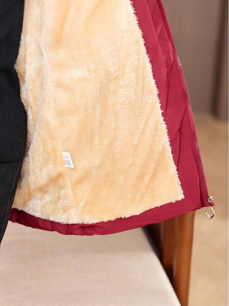 Elderly Women's Winter Jacket: Fleece-Lined Cotton Coat, New Chinese Style, Ideal for Mothers and Grandmothers