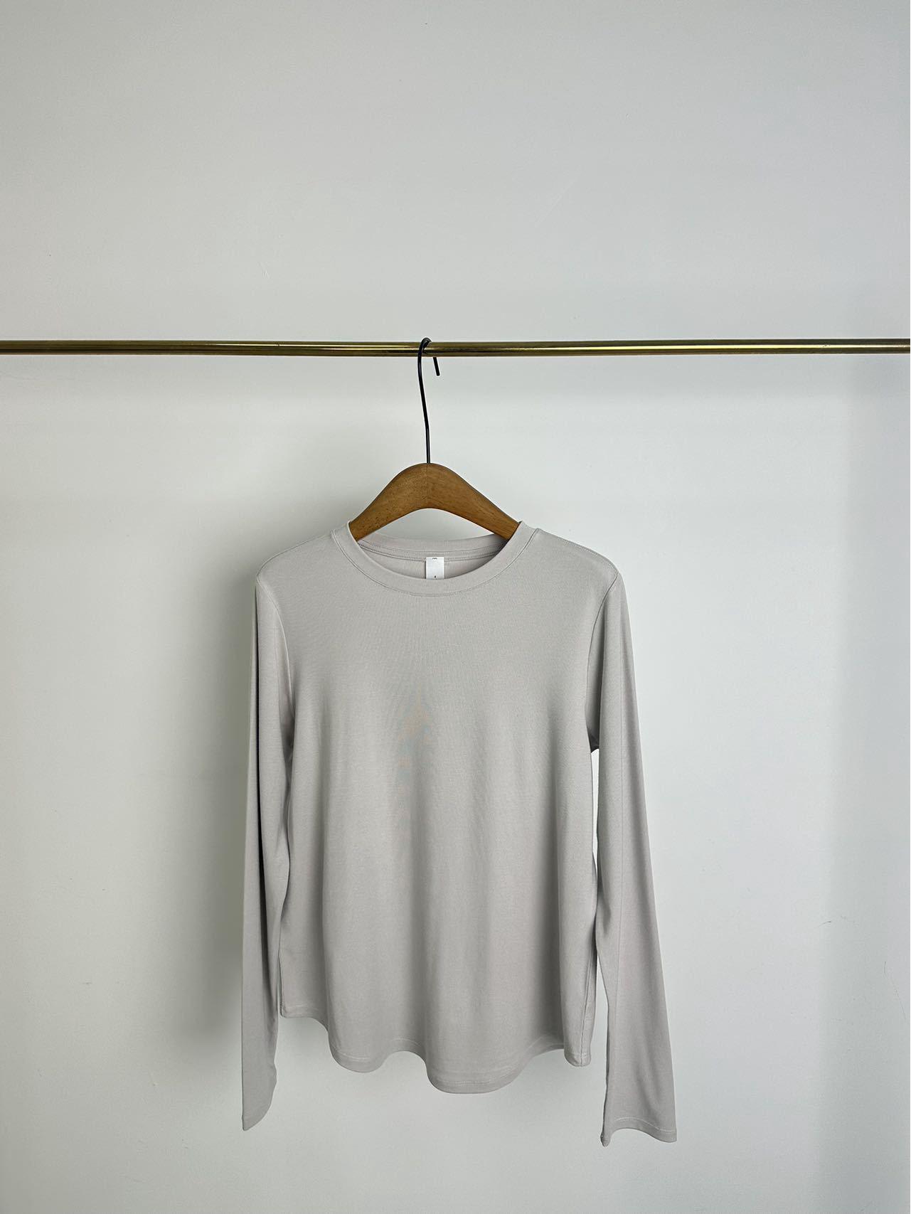 Multi-color Round Neck Long Sleeve Slimming T-shirt - Soft, Stretchy, Versatile, Casual. Size 6