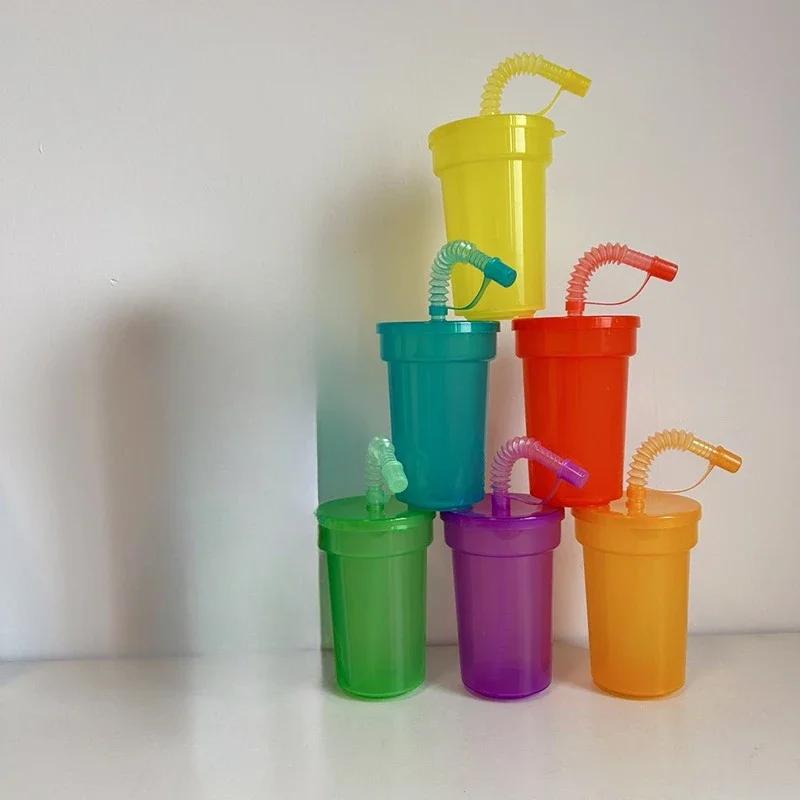

Неонові чашки Sipper. Багаторазові склянки для пиття, захищені від проливання, з кришками та соломинками для вечірки до дня народження. Подорожі. синій