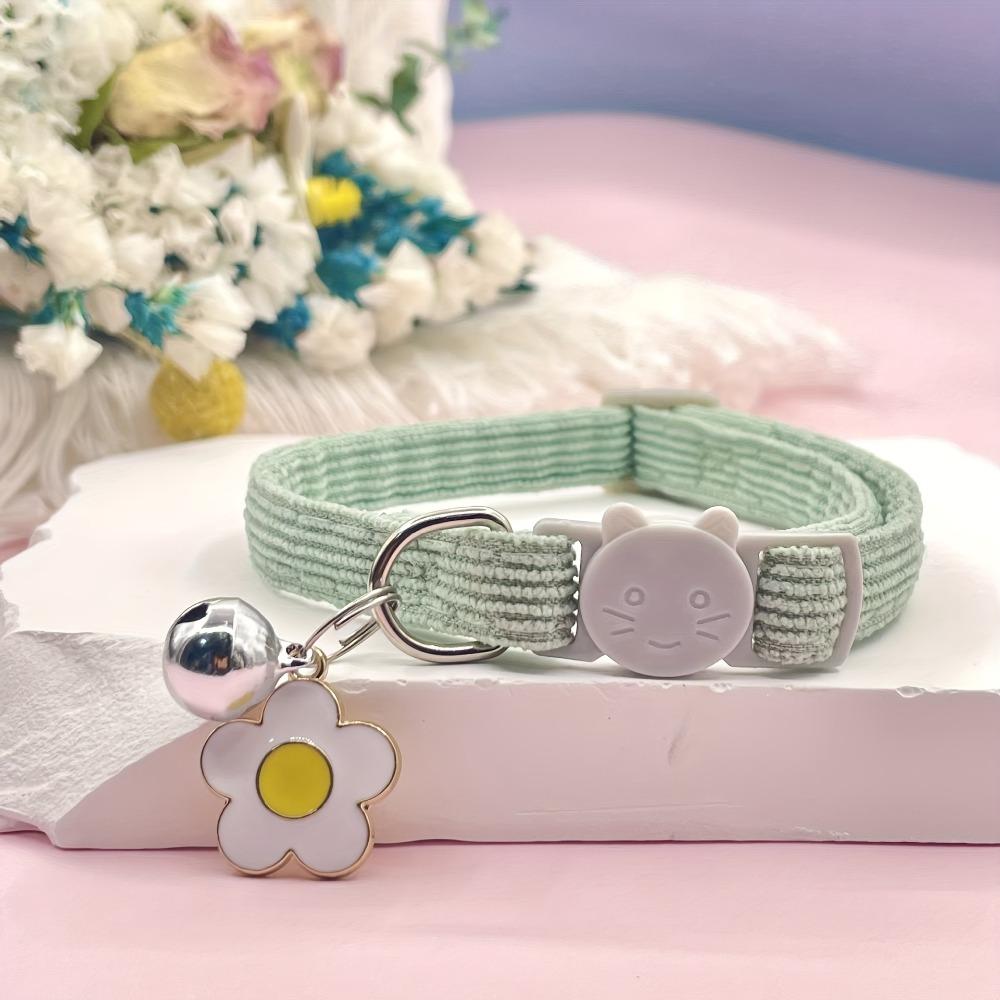 High-value Cat Collar  Flower Pendant Pet Collar Adjustable Safety Buckle Anti-suffocation