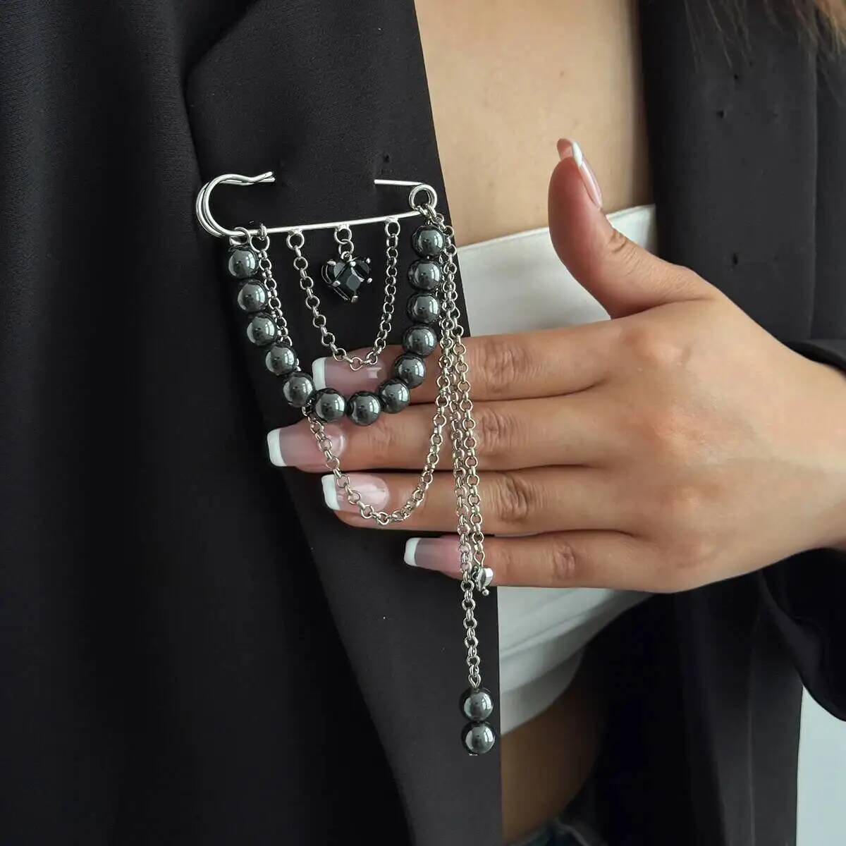 

Ingemark 2026 Creative MultiFunctional Chain Tassel Brooch Women Handmade Bead Chain Pin Trouser Leg Simple Clothes Accessory