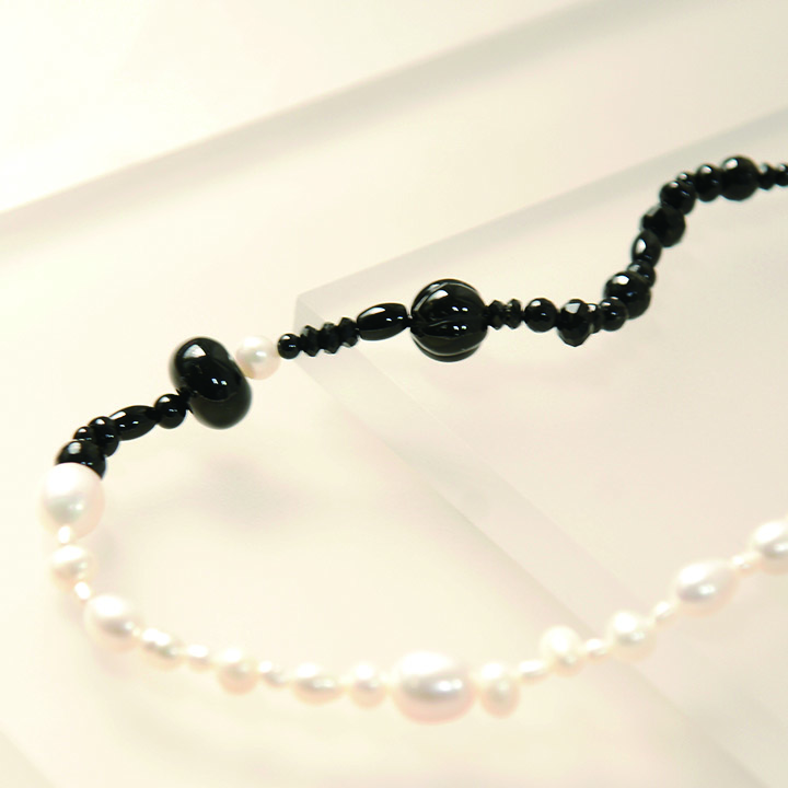 Treaju Black White Combination Necklace