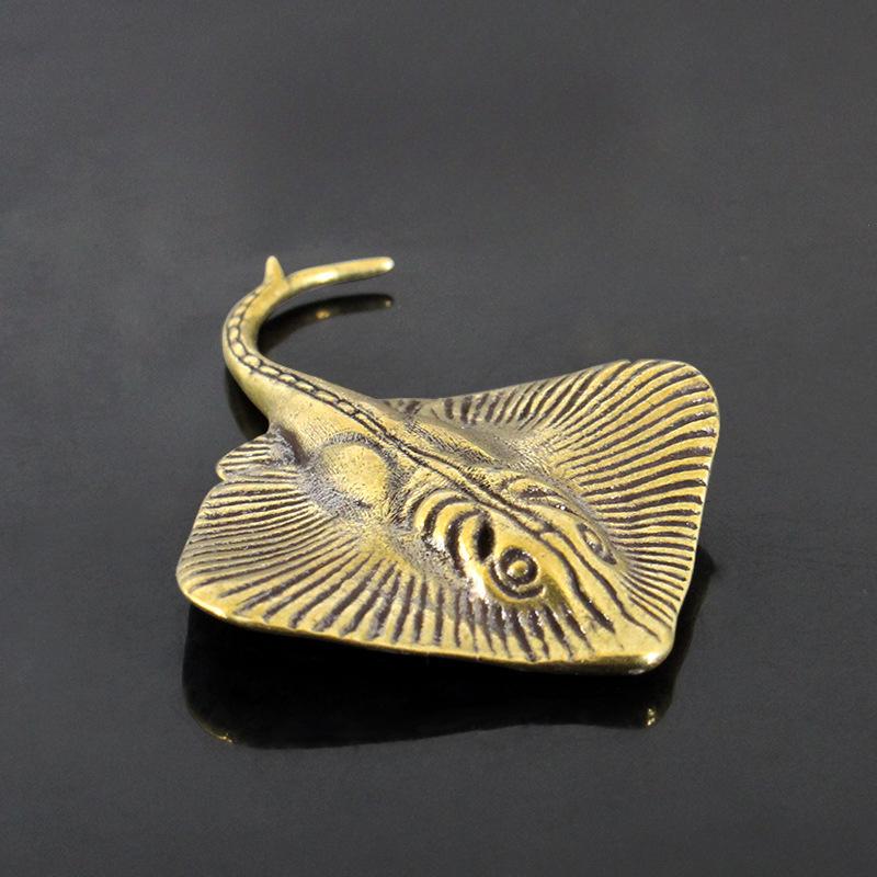 

Миниатюрная статуэтка рыбы-дьявола, латунная чайная фигурка, морское животное, украшение, брелок, аксессуары, домашний декор brass
