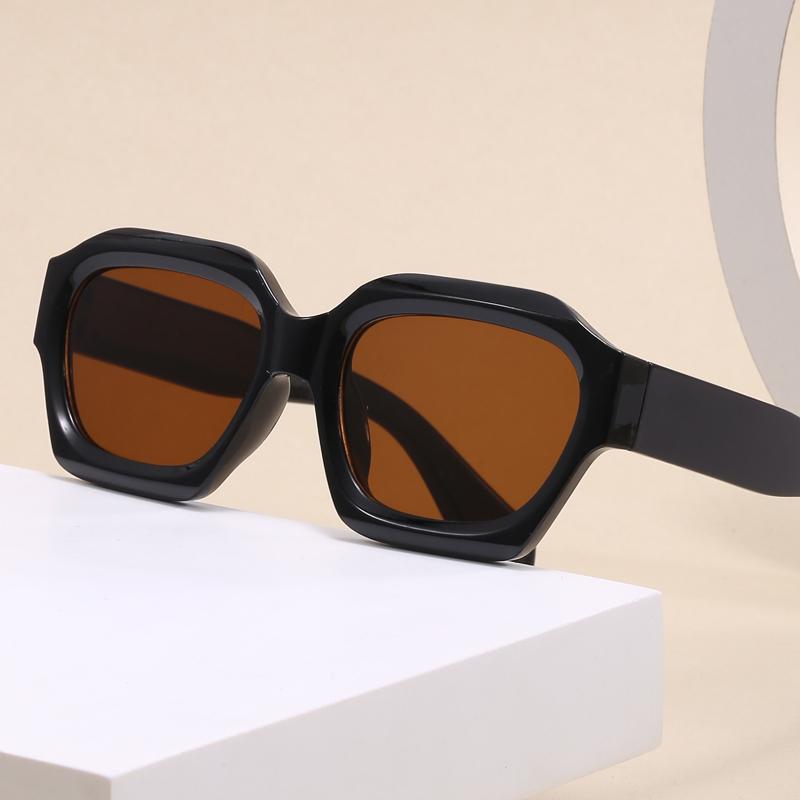 Small Square Sunglasses New Women Men Travel Luxury Shades Female Ins Popular Brand Glasses Retro Punk Trending