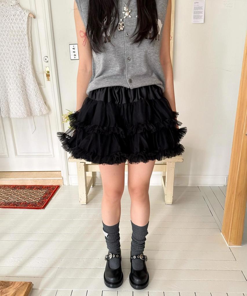 Atiseuteukeompeullegseu Romantic Banding Tutu Skirt (Black)
