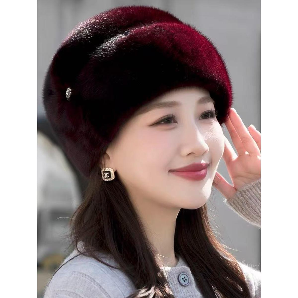 

Жіноча стильна шапка з імітації норки на осінь та зиму з теплою та модною шапкою-носком One Size