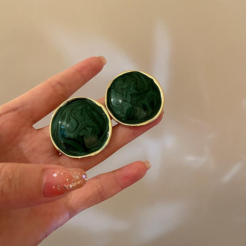 Vintage Silver Needle Zircon Earrings – Retro Luxury Court Style Studs.