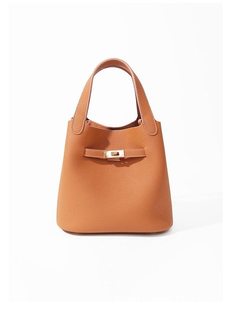 Bolsa de Hombro y Cruzada Sencilla para Mujer 2025 Verano Diseño Coreano de Nicho Bolso Cubo de Gama Alta