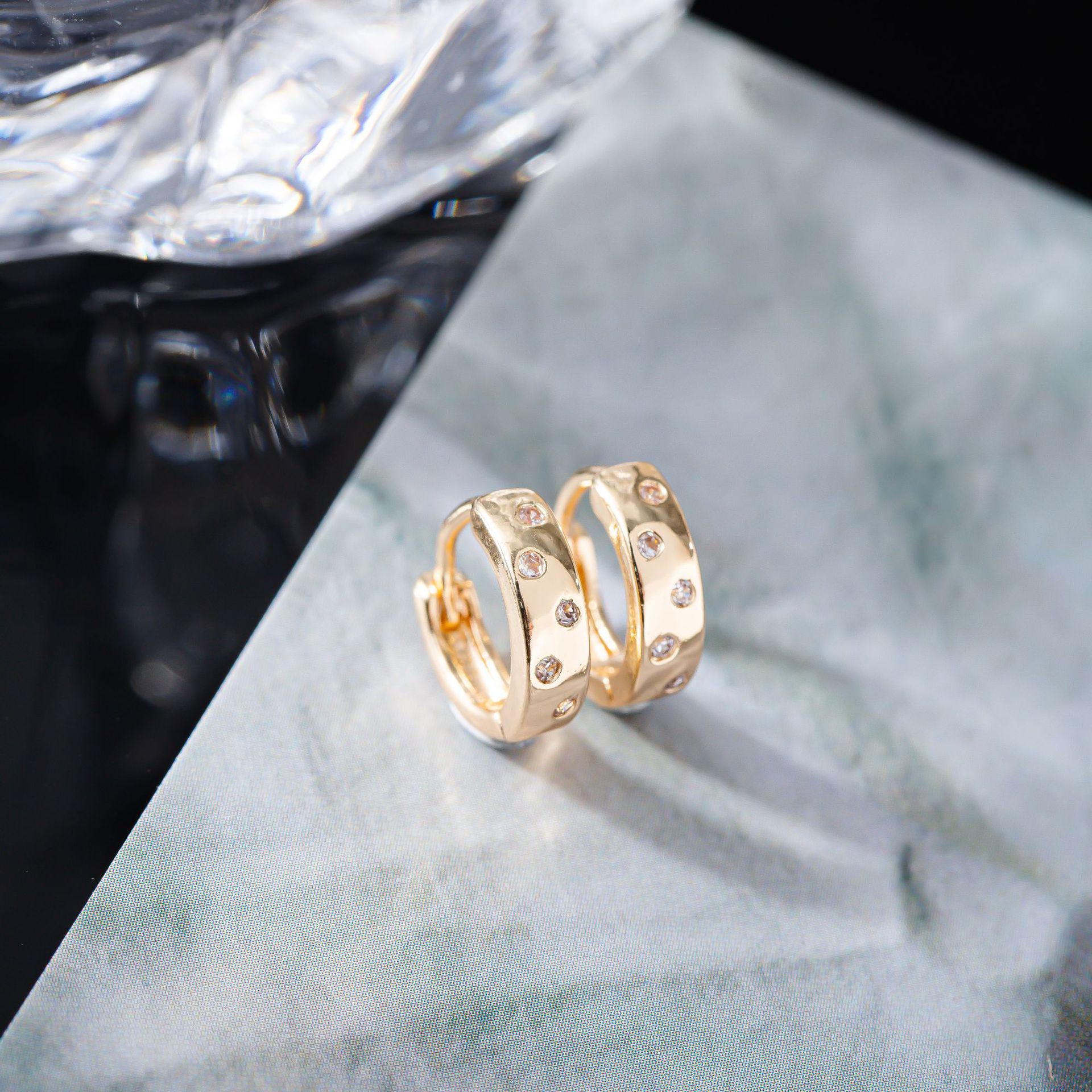 Elegant Zircon Round Earrings: Stylish Geometric Design for Women