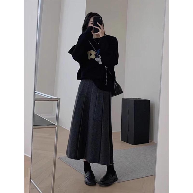 

Autumn Commuter Style Outfit: Age-Defying Sweater & Slim Midi Skirt Set L [Suggested for 105-115 Jin]