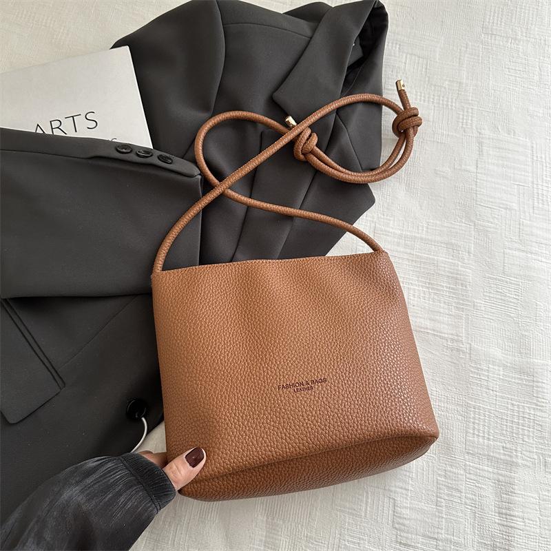 

Винтажная модная сумка-ведро женская 2025 новая трендовая сумка через плечо нишевый стиль для通勤 женская сумка кофейного цвета коричневый