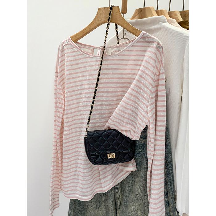 

Женская приталенная футболка с длинным рукавом в полоску для защиты от солнца, свободного кроя и со спущенным плечом Medium розовый