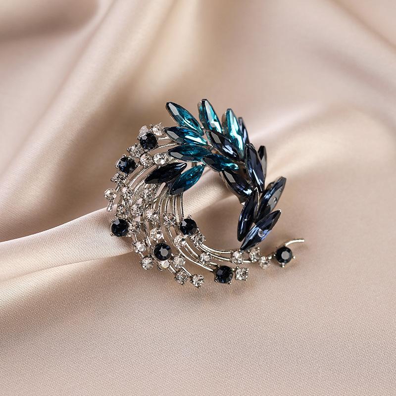 High-end Brooches, Elegant and Light Luxury Suit Sweaters, Pins and Accessories, and Niche Corsages