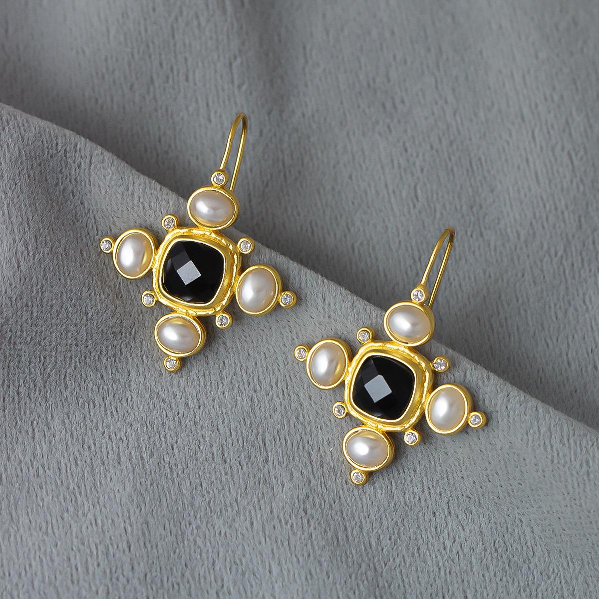 

Cross Black Matte Glass Pearl Stud Earrings with Retro French Style