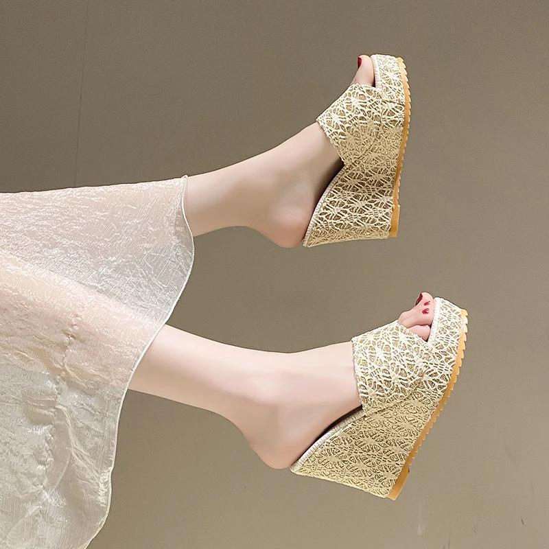 2024 New Fashion Slippers Women's High Heels Thick Soled Slippers Designer Wedge Large Size Waterproof Summer New Style