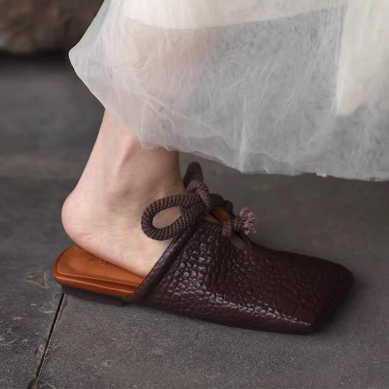 Modne płaskie klapki z kwadratowym noskiem Damskie designerskie mule Buty Modne sandały codzienne 2025 Lato Slingback Japonki Sandalias De Mujer