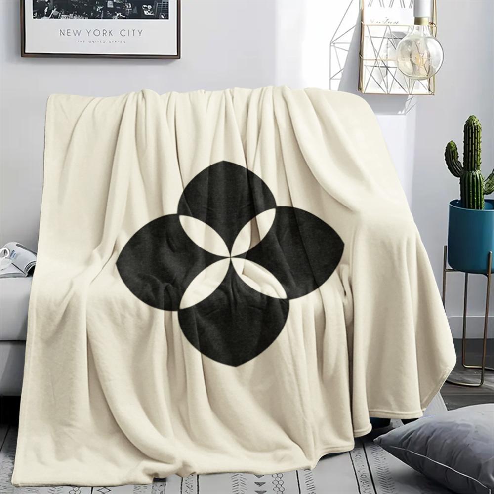 1Pc Simple Geometry Print Flannel Blanket, High Quality Comfortable for All Seasons, Home Decor, Warmth and Comfort, Perfect for Christmas Gifts W18