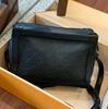 [Tweedehands] Zachte Koffer Monogram Reliëf Leer Zwart Box Schouder Crossbody Tas - Zeer Goed #1QGY8CO