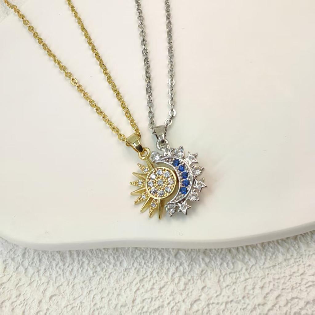 Coppia Sole e Luna Semplice Micro-incrostato Magnetico Impilabile Moda Regalo Collana Ciondolo