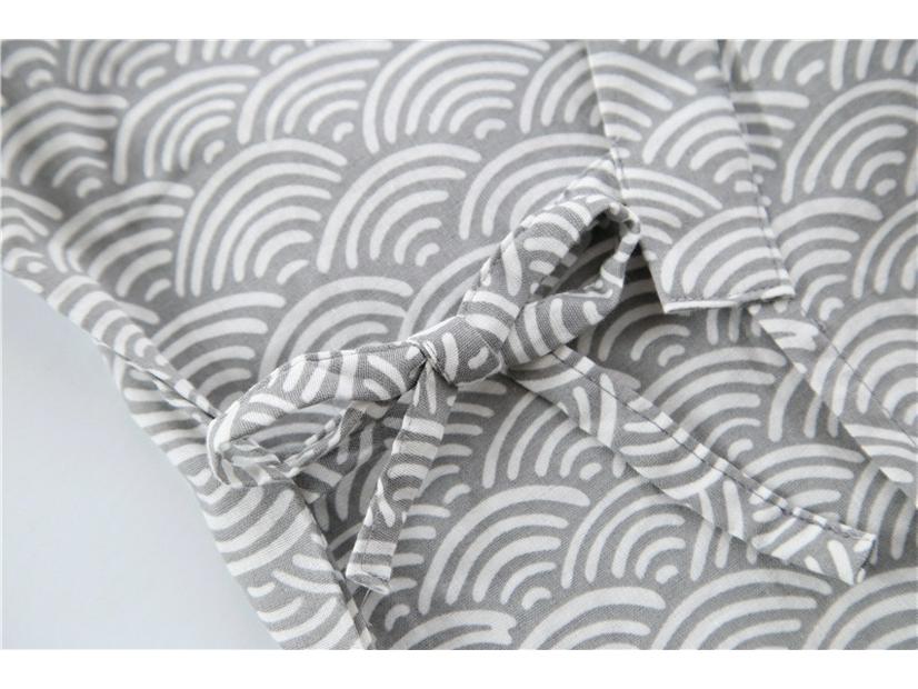 Men's Mid-Length Cotton Gauze Kimono Robe - Seigaiha Pattern, Lightweight and Loose-Fit Pajama-Style Bathrobe