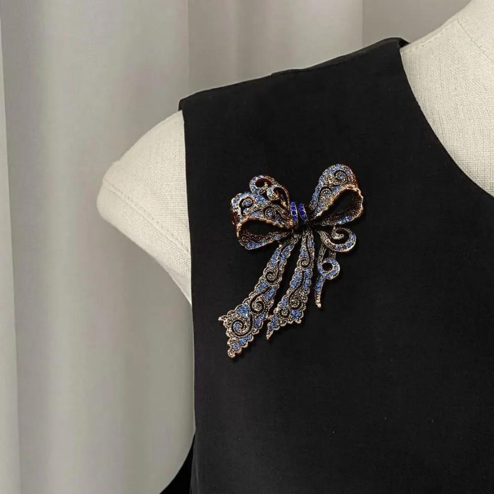 Baroque Rhinestone Bow Design Brooch Unisex Couple's Accessories Party Suit Coat Skirt Decoration