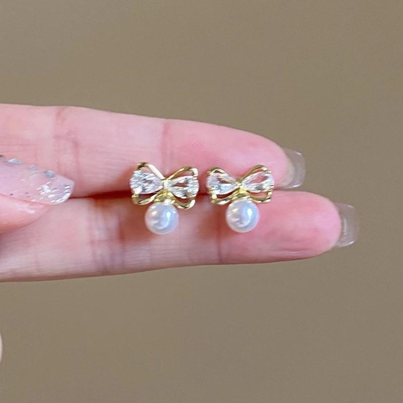Korean Style S925 Silver Pearl Stud Earrings for Women - Simple, Elegant, and High-End