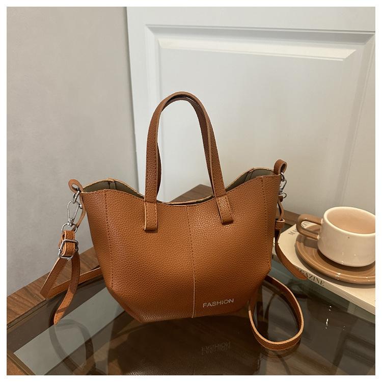Großraumige Lässige Retro-Tasche mit großem Fassungsvermögen für Pendler, ein Schulter- oder Crossbody-Beutel braun