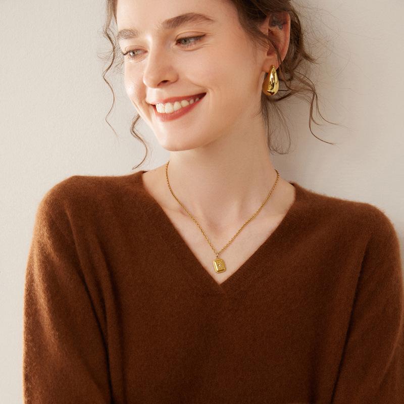 Women's Long Sleeve V-Neck Cashmere Knit Base Layer Top: Versatile, Loose, and Slimming Sweater Innerwear.