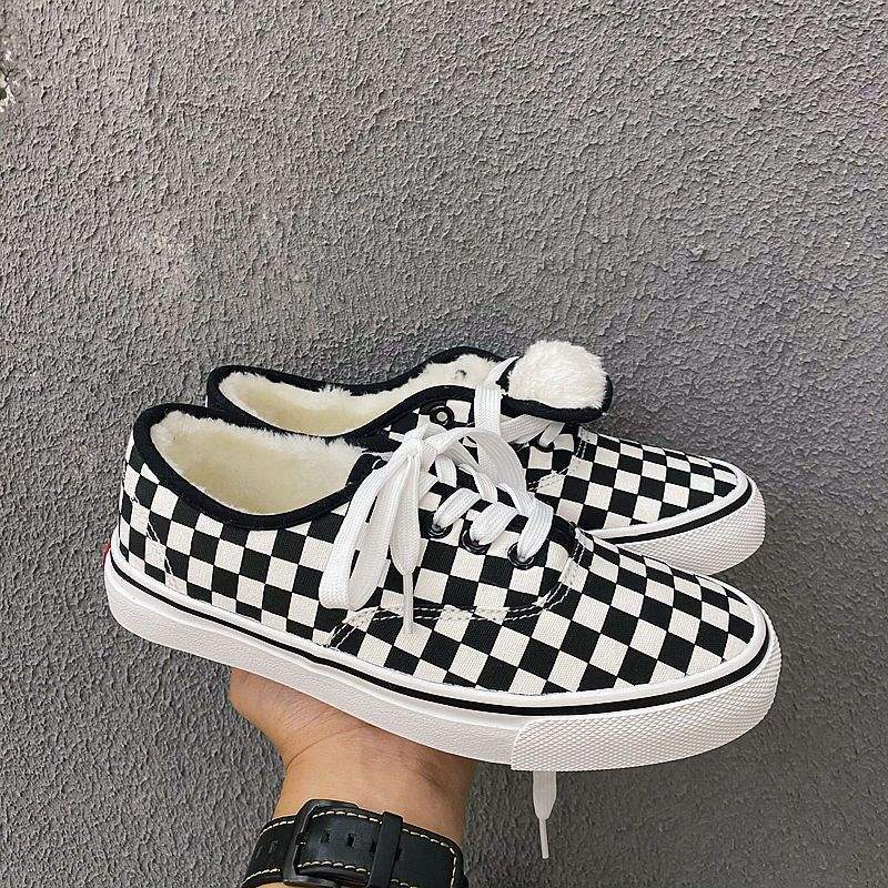 Fleece Black and White Checkerboard Shoes 2025 Winter New Two Cotton Thermal Canvas Shoes Women's Korean Version Couple Board Shoes Men