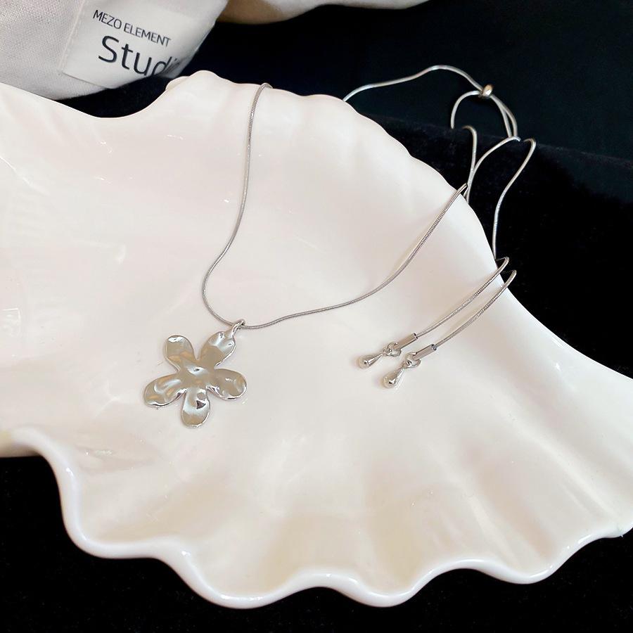 Retro Bow Flower Tiger's Eye Stone Water Drop Necklace Clavicle Chain Cold Wind Necklace Women