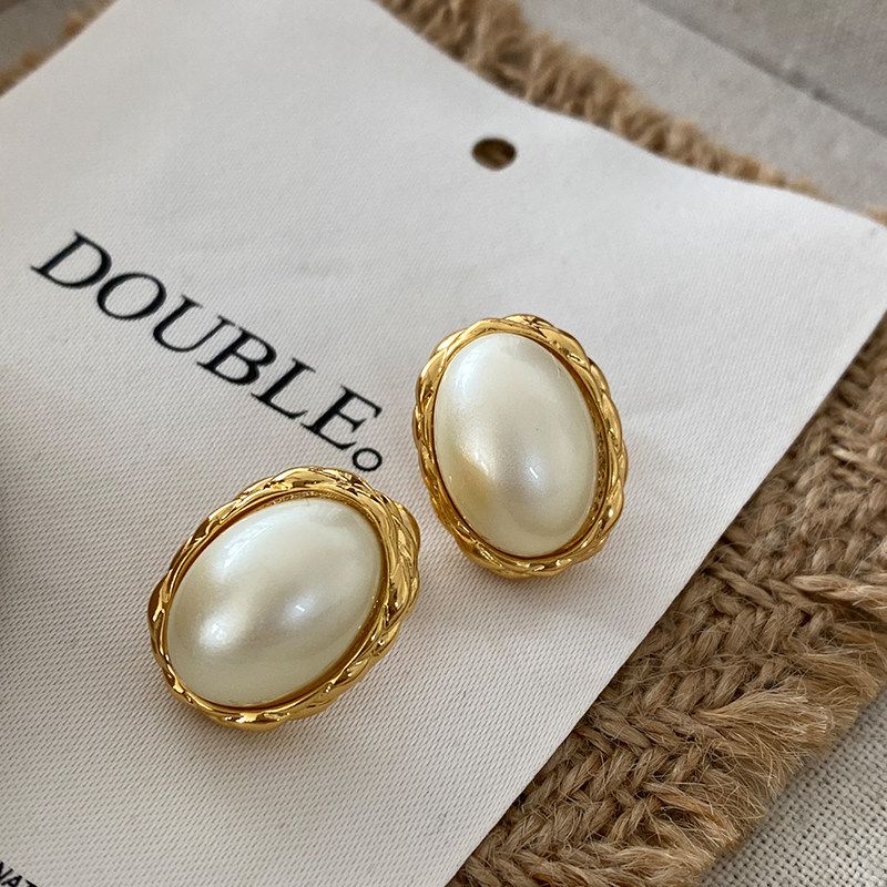Pearl Earrings 2026 New Popular European and American Style Earrings for Women, Light Luxury, High-End, Elegant, Gold Oval Stud Earrings Gold