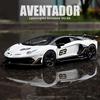 1/24 skala Lambo Aventador SVJ63 odlany model samochodu zabawka, zabawka napędzana typu pull back z dźwiękiem i światłem dla dzieci maluch chłopcy dziewczęta kolekcja prezentów
