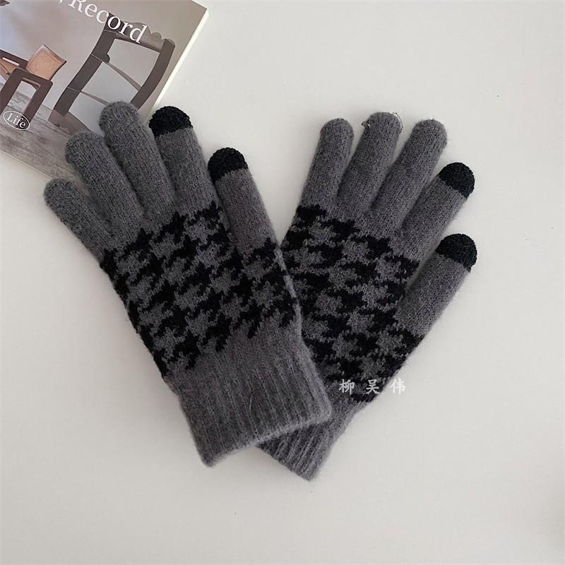 

Осенние и зимние перчатки Thousand Bird Grid Knitted для женщин, корейские бархатные перчатки для сенсорных экранов, защита от холода и тепла, перчатки для езды на велосипеде и пальцев для мужчин one size серый