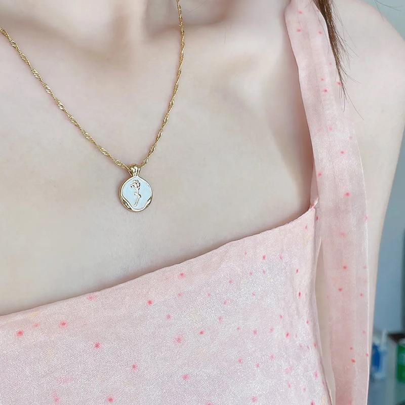 Rose Necklace Female Niche Design Sense French Drip Glaze Desert Rose Chain