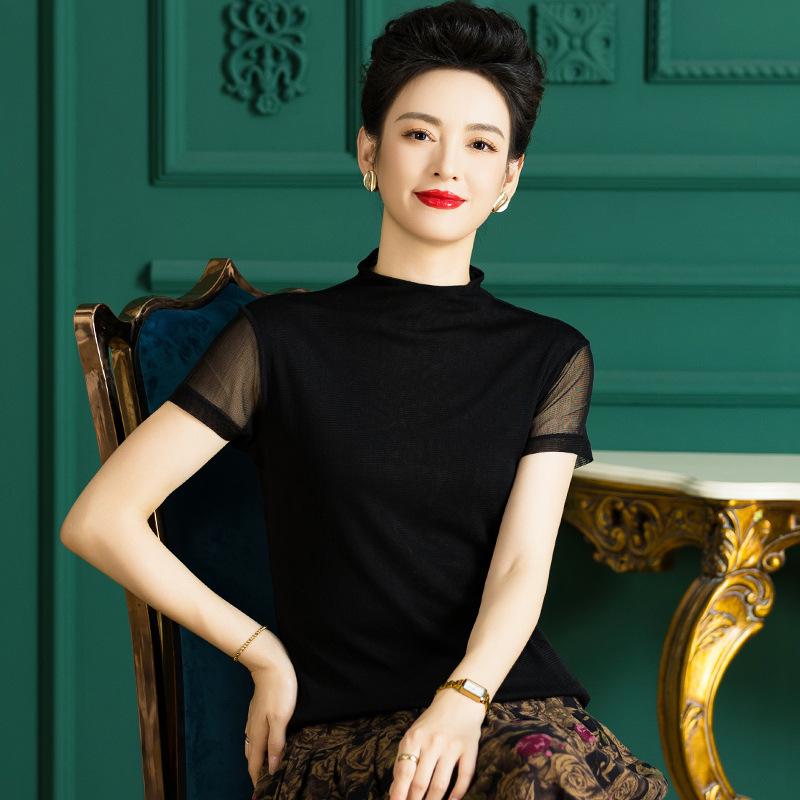 

Женская летняя футболка из однотонного тутового шелка с полувысоким воротом - Тонкий стиль F9042 XL (111-125 lbs) чёрный