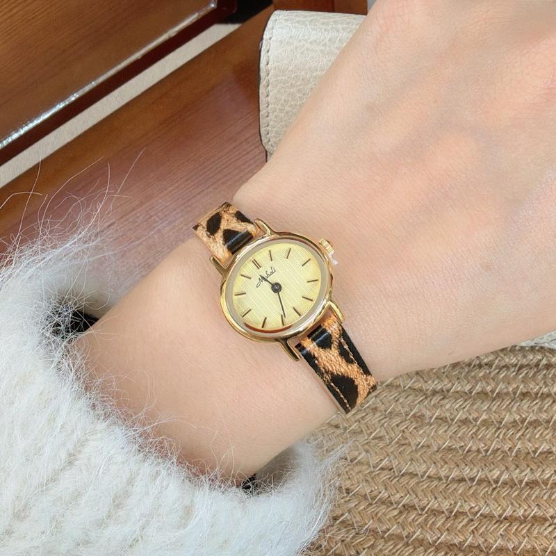 Römisch Retro Klein Exquisit Quadratisch Damen Einfach Temperament Leopardendruck Gürtel Uhr