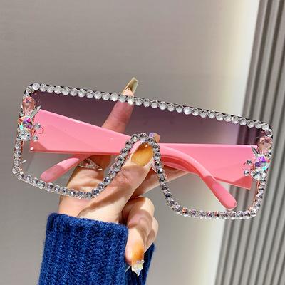 Large Frame Diamond-set Sunglasses Women Anti-UV Rhinestone Glasses Stylish One-piece Design 90165-1