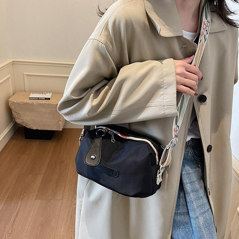 Verdickte Oxford Crossbody Tasche für Damen Umhängetasche Modische Große Kapazität Designer Tasche Vielseitige Lässige Geldbörse und Handtasche